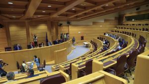 PSOE y Frente Amplio negociarán presentar listas conjuntas al Senado para arrebatar la mayoría absoluta al PP
