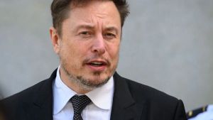 Elon téléphone Duhaime