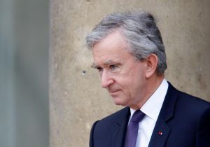 Bernard Arnault ne fait plus partie des dix hommes les plus riches du monde, et voilà ce que ça dit de l’économie française