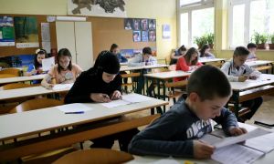Na Dunaju protestirali proti prepovedi naglavnih rut v šolah