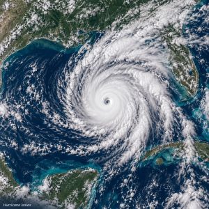 El huracán Isaías el más tardío del Atlántico frente a un Pacífico imparable