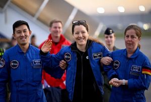 Là-haut, « il n’y pas de division, pas de frontière », l’astronaute Sophie Adenot de retour sur terre
