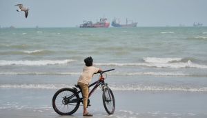 Iran shows Trump’s opportunity in escalating Hormuz attacks