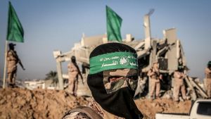¿Hamás como amenaza o como activo político? Netanyahu alarga la vida del grupo armado un año después de la tregua