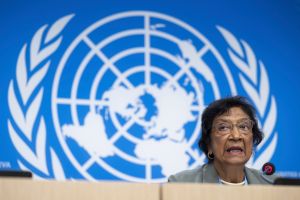 Rett i fjeset på Netanyahu: Navi Pillay får fredsprisen