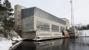 Erä | Lukijalta: Datakeskusjäteiltä voisi vaatia rahoitusta kalajokien ennallistamiseen