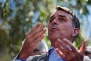 As ameaças de Flávio Bolsonaro à liberdade de expressão política no país