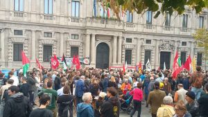 Anche i pavesi in piazza Milano contro i data center: «Ci stanno invadendo»