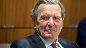 SPD Oberpfalz fordert Schröder-Rauswurf