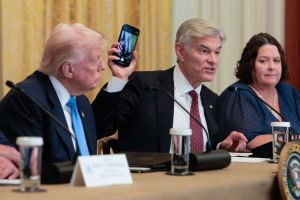 Trump Health Officials Have Been Consulting AI Executives in a Private Chatroom