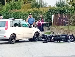 Castellamonte, tragedia sulla strada per Filia; muore un motociclista, arrestato un automobilista: era ubriaco