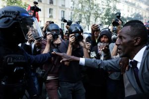 Bally Bagayoko, el alcalde que se une a los chicos del suburbio