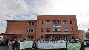 Colegios asturianos donde entra el frío, alumnos que no tienen autobús y escuelinas sin personal suficiente: Asturias arranca el curso con asignaturas pendientes