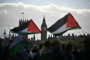 « Nous sommes ici pour marquer trois ans d’un génocide en cours » : à Londres, des milliers de manifestants solidaires de Gaza