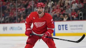 'We want Larkin': Canadiens fans send message to Red Wings star