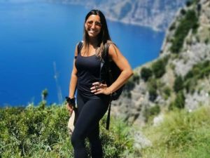 Incinta al settimo mese, dimessa dall'ospedale. Dopo poche ore costretta al parto: muore insieme alla bimba
