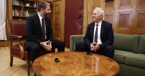 «Πάλι κεντάει ο στρατηγός»