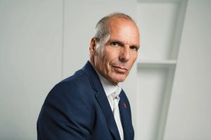 La France promise à un remake de la crise grecque ? Pour Yanis Varoufakis, « ceux qui croient à l’austérité sont soit stupides, soit foncièrement malveillants »
