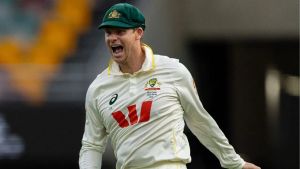 SA vs AUS: Steve Smith surpasses Joe Root for most catches by a fielder in Test history