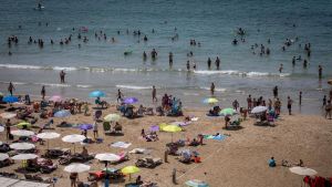 Los municipios catalanes de sol y playa reclaman una financiación especial para que sus residentes no sigan sufragando la presión turística