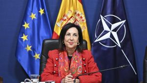 Margarita Robles agradece a los militares su defensa de la 