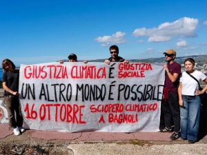 Greta Thunberg lancia accuse su Bagnoli: devastazione e cemento, seppelliti i crimini