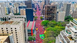 A nova geração entra em campo e pinta a Paulista de vermelho