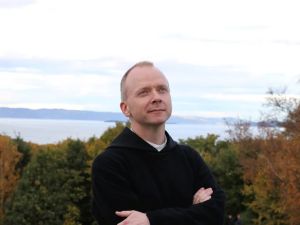 Mgr Erik Varden, prédicateur de Léon XIV : « Le pape touche les cœurs parce qu’il est vrai »