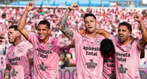 ‘Antes de irme de este mundo quiero ver campeón a mi Boys’, me dice con la voz apagada mi tío ‘Cicuta’