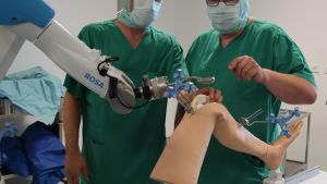 Revolution im OP: Sigmaringer Krankenhaus setzt erstmals hochpräzisen Knie-Roboter ein