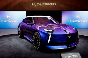 Europese en Chinese autofabrikanten tonen nieuw modeloffensief in Parijs
