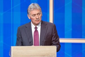 Песков подтвердил готовность не наносить удары по Украине только в день выборов