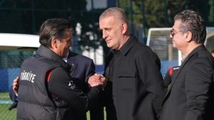 Hacıosmanoğlu ipini çekti Montella'nın prensi bitti: Milli takım kapısı artık kapandı! 12 Ekim 2026