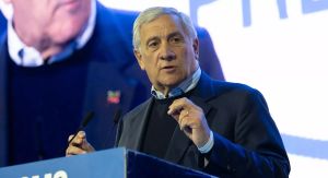 Tajani avverte gli alleati: “Forza Italia vuole governare Milano”