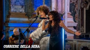 SàFF 2026, il gran finale è un coro di generazioni: Pietra Montecorvino, gli artisti e i ragazzi del festival cantano «Sud»