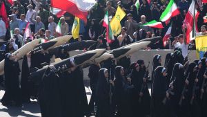 Il regime di Teheran chiede intercessione al Papa