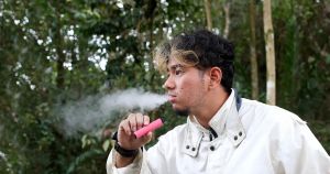 Cigarro e juventude: estamos repetindo os erros do passado