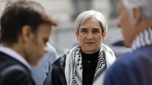 Frente Amplio elige a Colau como candidata a las elecciones generales y lanza una última invitación a Podemos