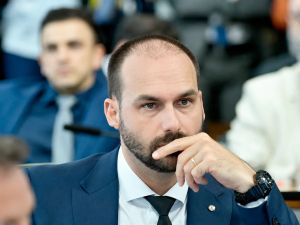 Eduardo Bolsonaro contra o Itamaraty e a diplomacia