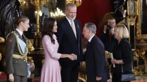 Un viaje de Estado sin presidente