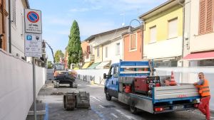 Paese, il cantiere sul corso diventa la trincea della politica