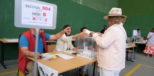 ¿Por qué se eligen al azar los miembros de las mesas electorales en España? Origen y razones de un sistema único