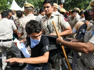 What an old 20th c. Delhi move