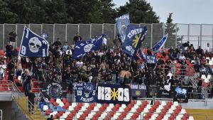Cè un Falco che vola alto: 