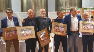La seratA carmignano dopo il trionfo in campionato del giugno scorso. Ct Etruria in festa: l’orgoglio sportivo per il titolo italiano a squadre Over60