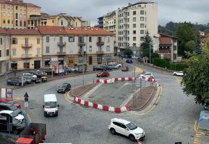 A Ivrea la rotonda provvisoria di Porta Aosta diventa definitiva
