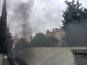 Подземната улица на Бургас се запали