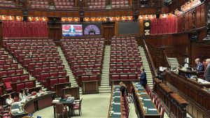 Giorgetti e l’intervento alla Camera (semi-vuota) sul dpfp, ok alla risoluzione sullo scostamento