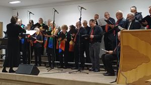 Die Dirigentin verabschiedet sich mit dem Herbstkonzert zurück nach Ungarn