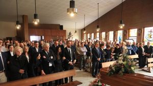 Oviedo despide al histórico hostelero Cholo Lobato: 